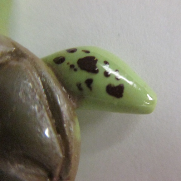 Handmade Polymer Clay Heart Turtle Charm - Picture 7 of 7